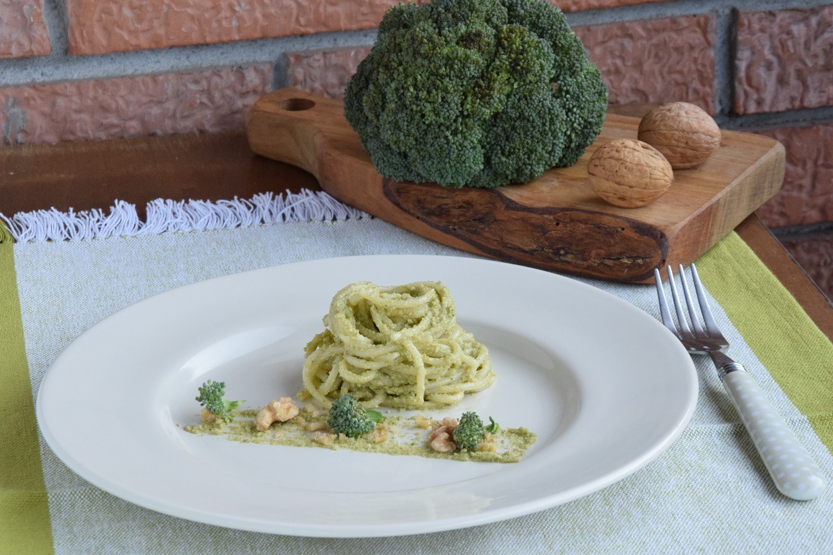 Spaghetti al Pesto di Broccoli