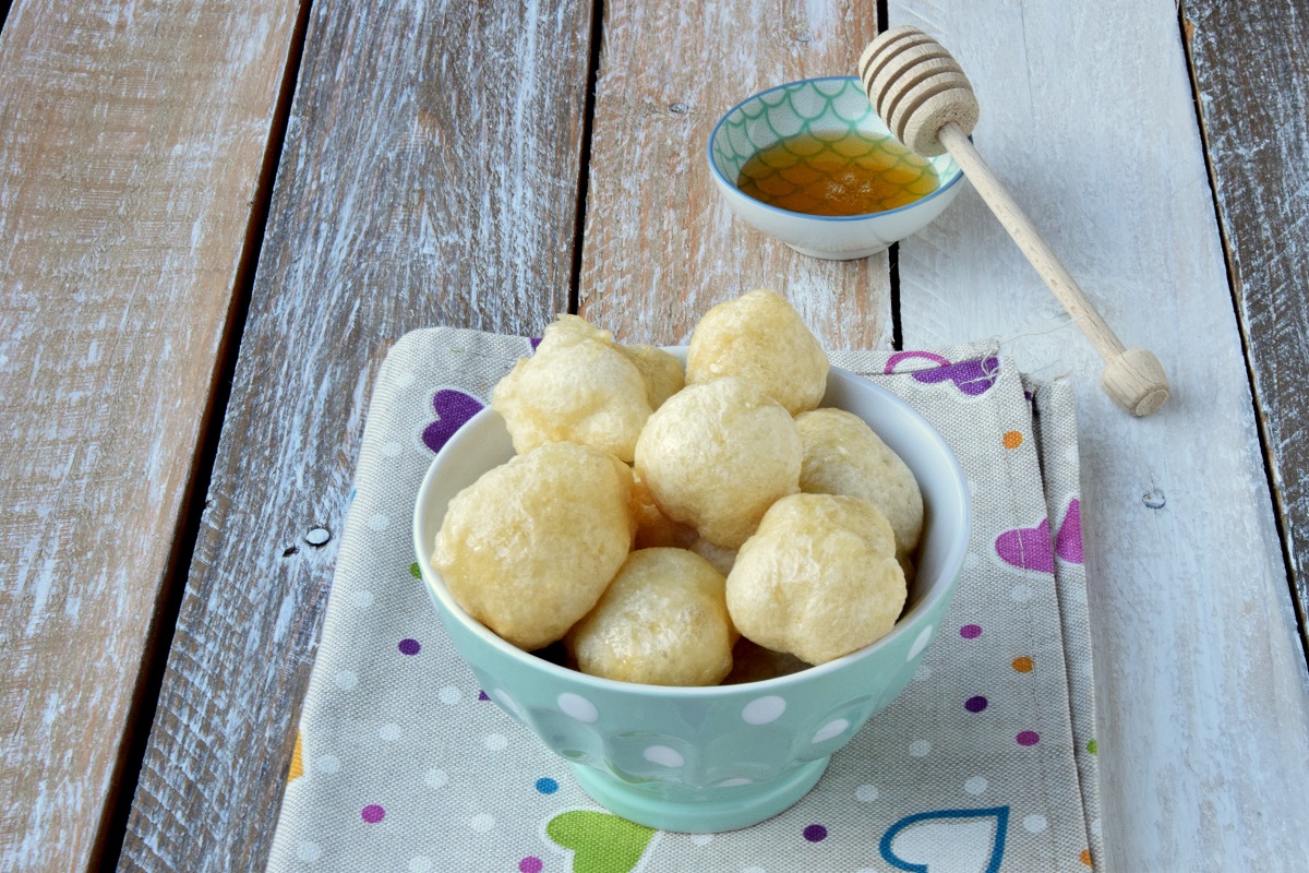 Lokma Le Frittelle Turche Al Miele Erkenci Kus La Cascata Dei Sapori