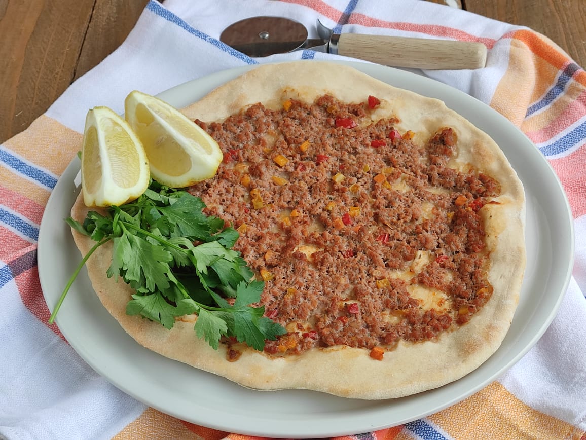 Lahmacun: la Pizza Turca – Erkenci Kuş