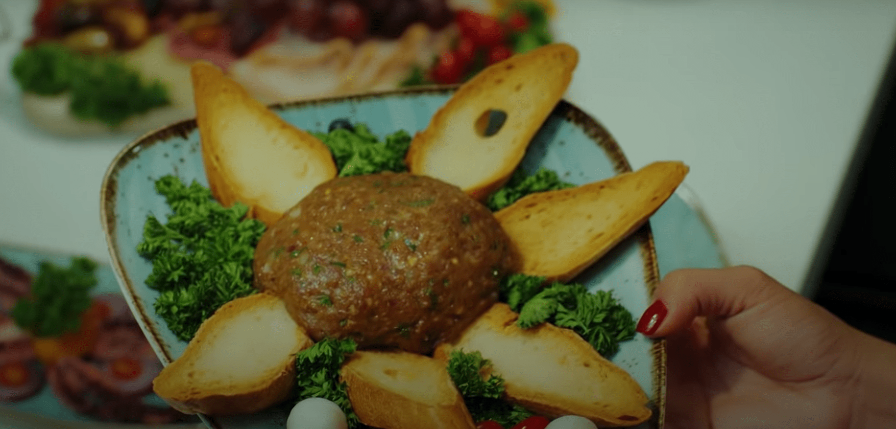 Steak Tartare Tarifi: Carne cruda condita – Erkenci Kuş